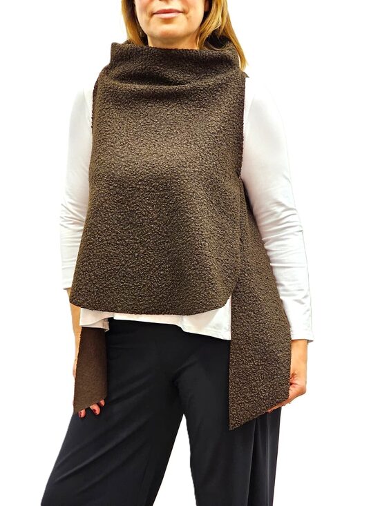 Brūna veste ar pagarinātu mugurpusi